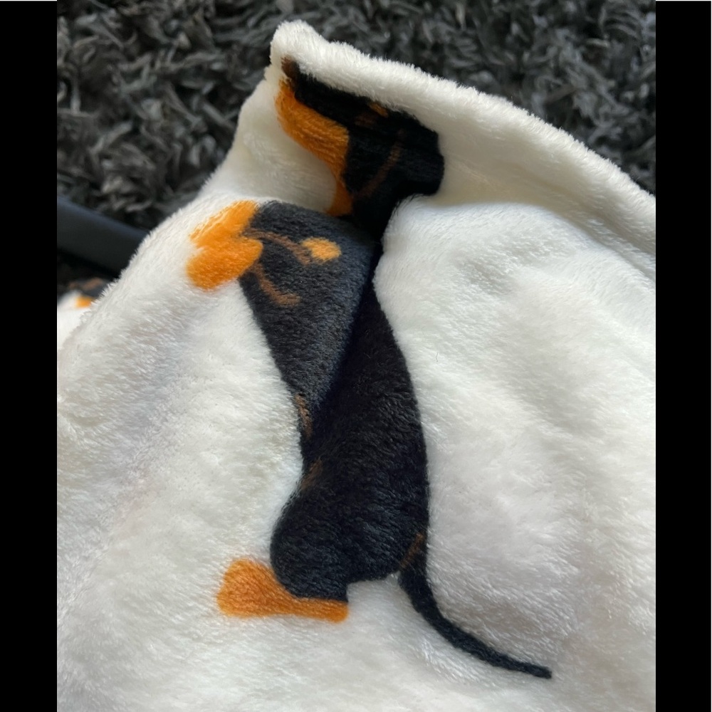 Dachshund DJ Plush Throw Blanket - Picture 3 of 7